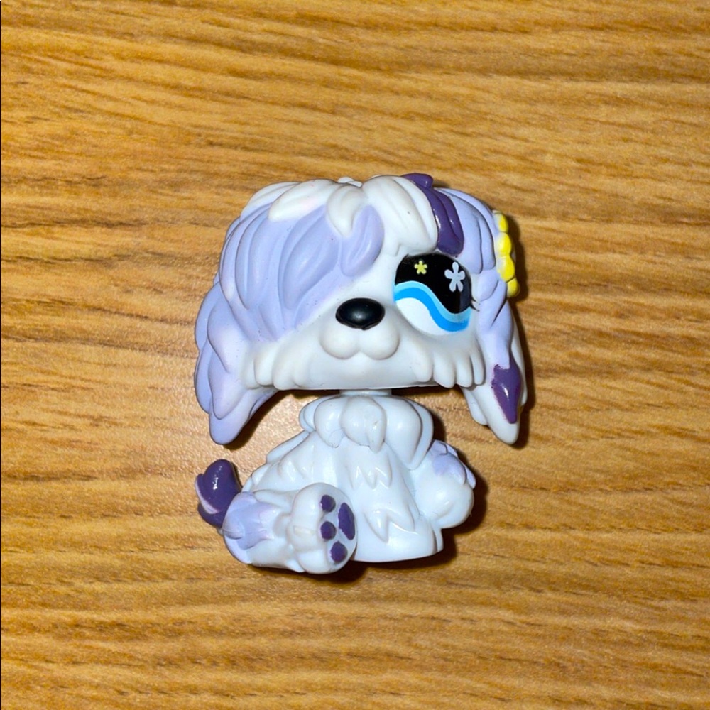 littlest pet shop # 466 gray & white sheepdog with snowflake eyes yellow flower